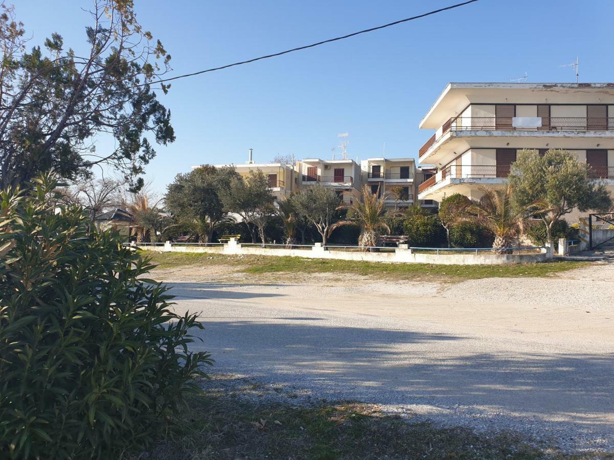 Santa Nera Beach Apartment Karianí Zewnętrze zdjęcie