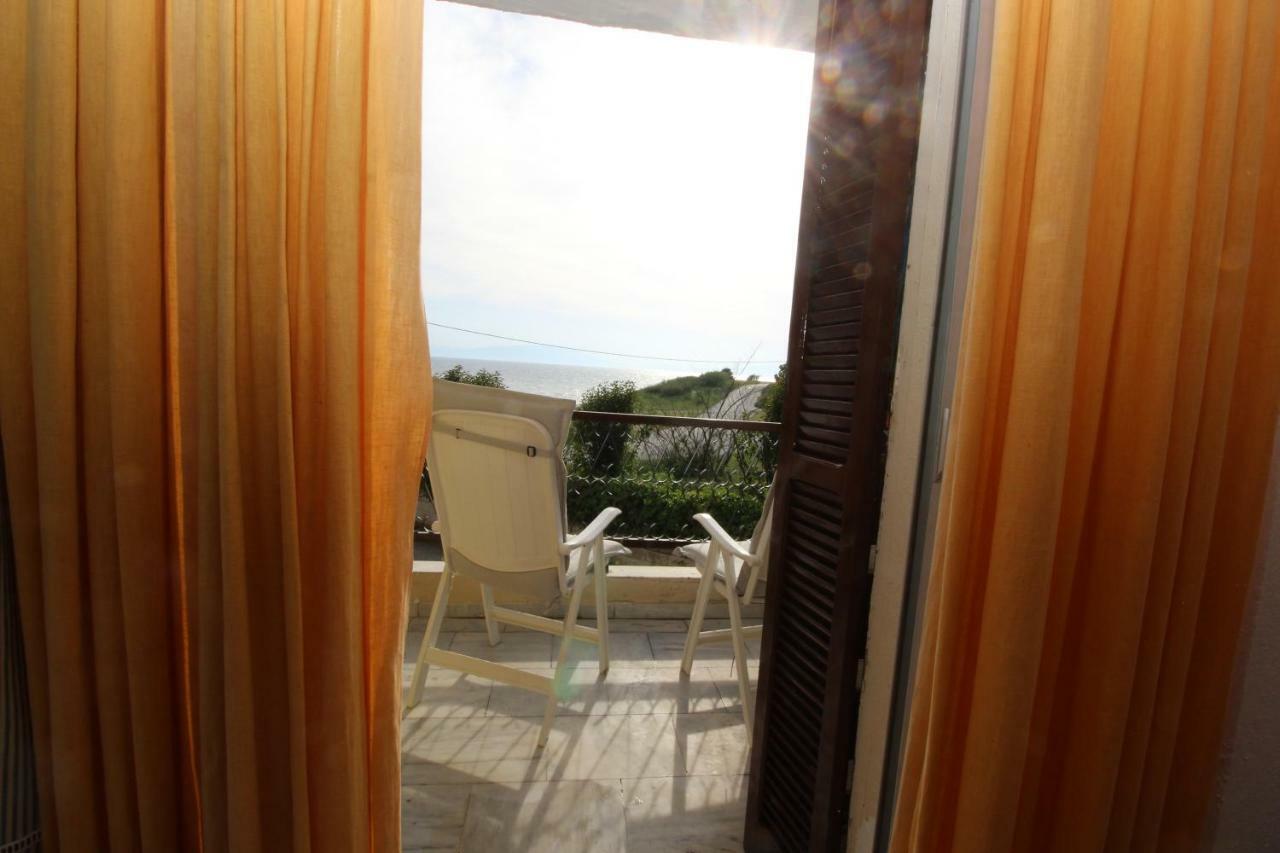 Santa Nera Beach Apartment Karianí Zewnętrze zdjęcie