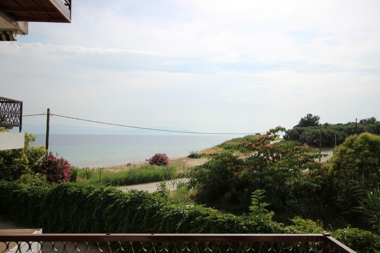 Santa Nera Beach Apartment Karianí Zewnętrze zdjęcie